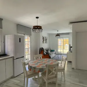 https://fabuloso-apartamento-a-50m-de-playa-centrico-torre-del-mar.1costadelsol.com